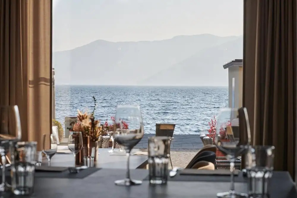 Vista Lakefront Boutique Hotel