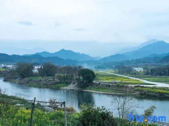 Floral  Hotel · Wuyuan Yuke Light Luxury Hotel