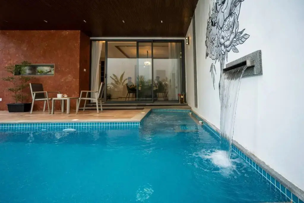 Cloud7 Waves Luxury 4 BHK Villa by Elivaas