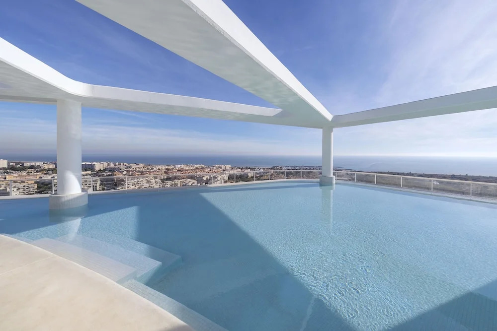 Gran Canet 2BR - Sea Views, Pools & Gym