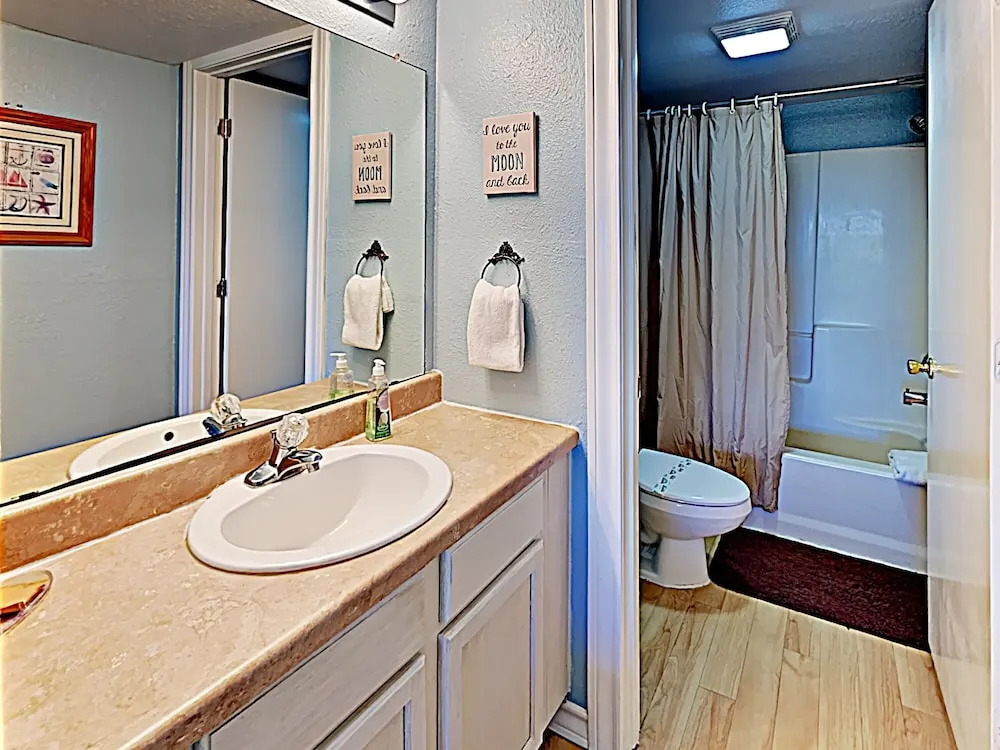 121 Sea Breeze Smooth Sailing - One Bedroom Condo