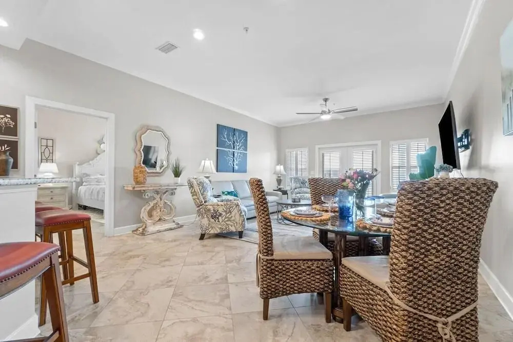 Pavilion Palms 203c