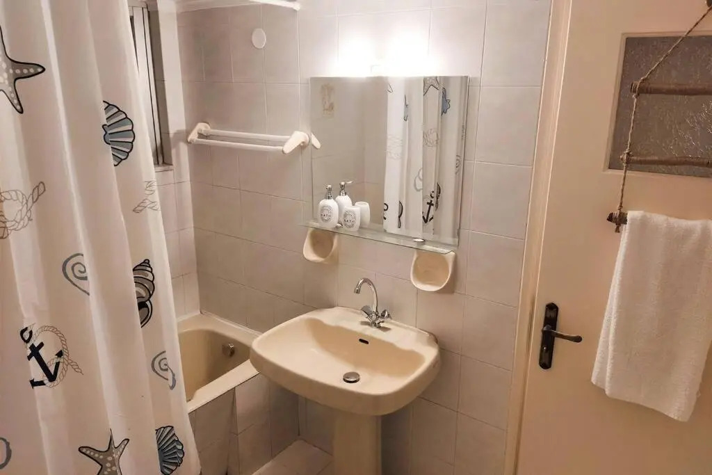 Apartment 100m2, center of Sitia, WiFi, 350m beach