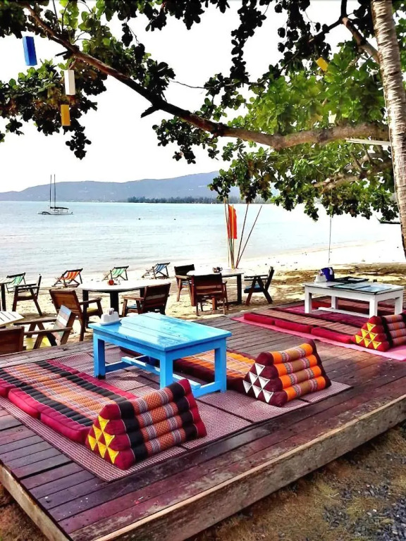 Think & Retro Cafe Lipa Noi Samui