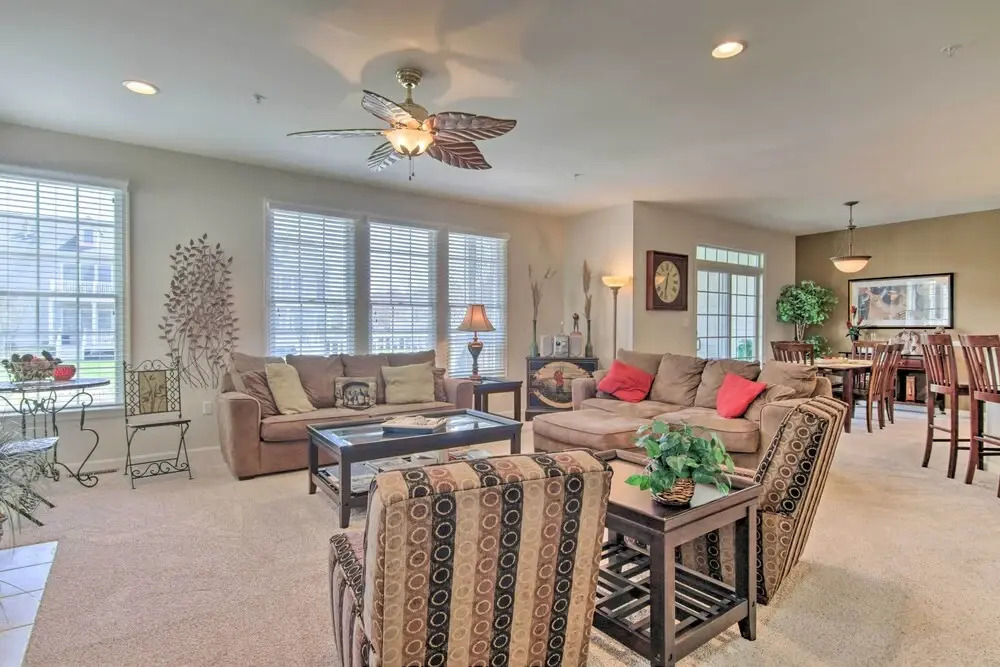 4 Mi to Bethany Beach: Sunny Escape w/ Porches!