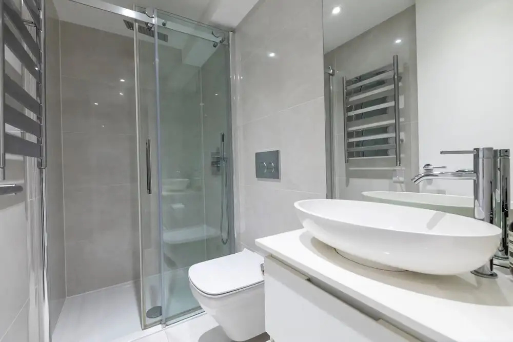 The English Rose Luxury 3 bed With Private Terrace - by Out of Office Lifestyle