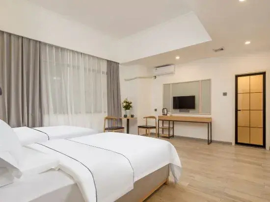 Shengjia Theme Hotel (Guangzhou Dashi Metro Station)