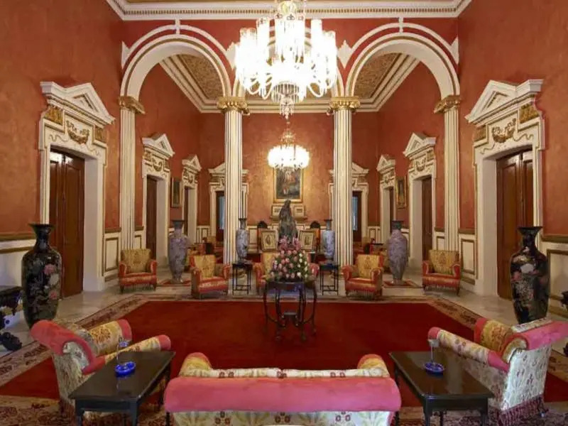 Raj Niwas Palace
