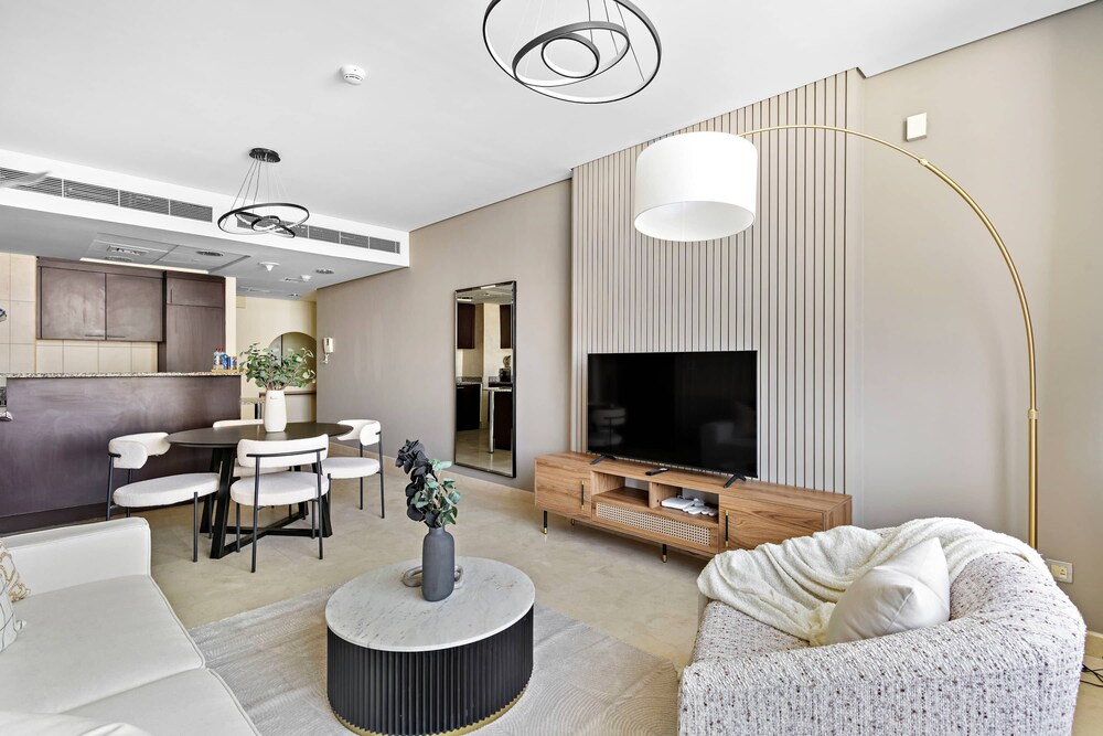 Silkhaus Premium 1BR Sky Gardens Heart of Difc