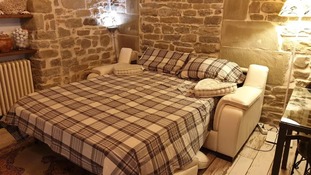 Studio in Popolano, with Wonderful Mountain View, Enclosed Garden And Wifi