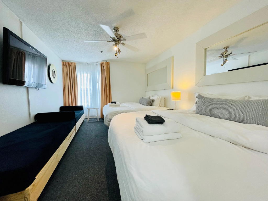 2 Room Celebration Disney Poolside Spa-golf Condo