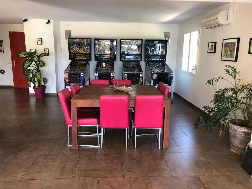 Belle villa 200m² Grimaud (flipers, babyfoot et piscine)