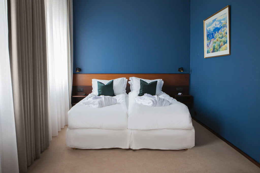 Отель Holt - The Art Hotel
