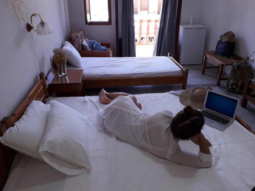 Costas Inn