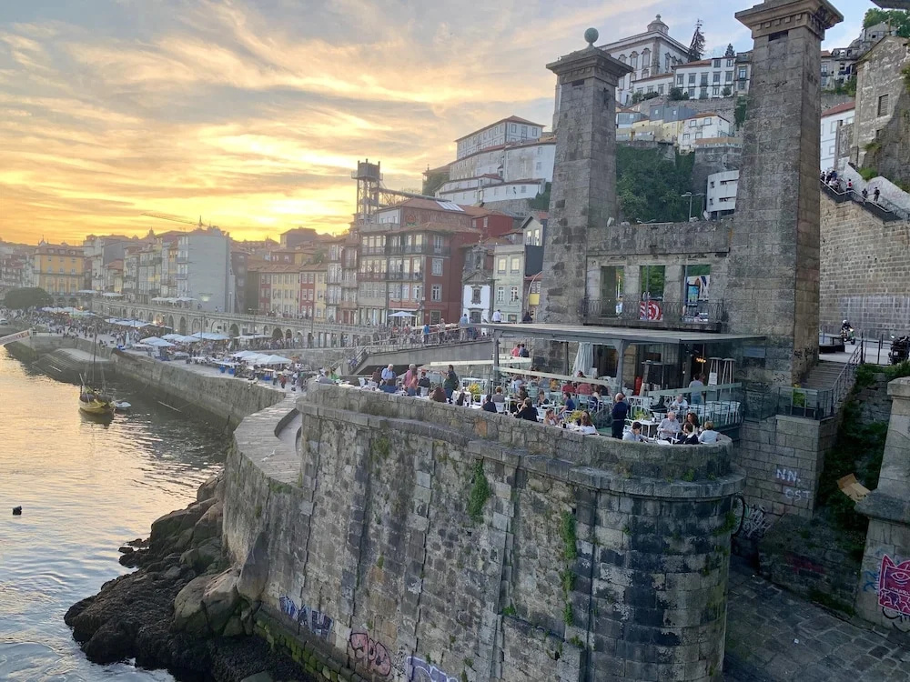 Apartment With one Bedroom in Porto, With Wonderful Mountain View, Terrace and Wifi