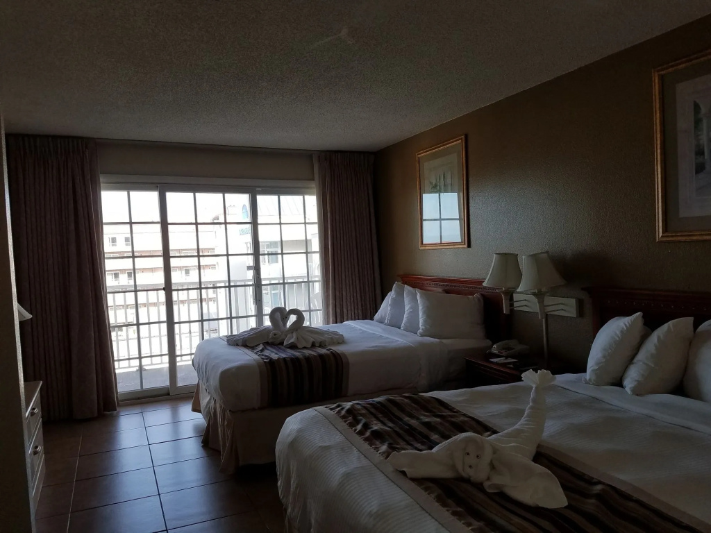 Paradise Plaza Inn