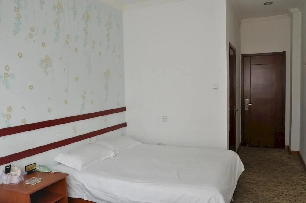 Dalian Yiju Hotel