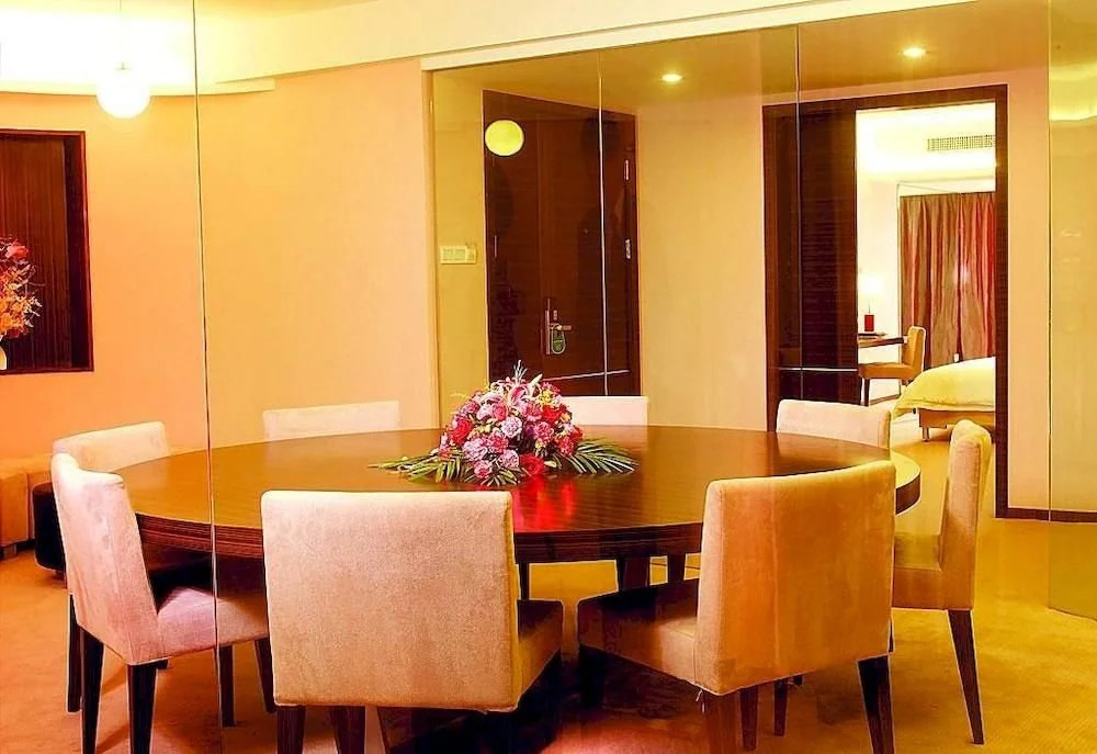 King's Palace Hotel