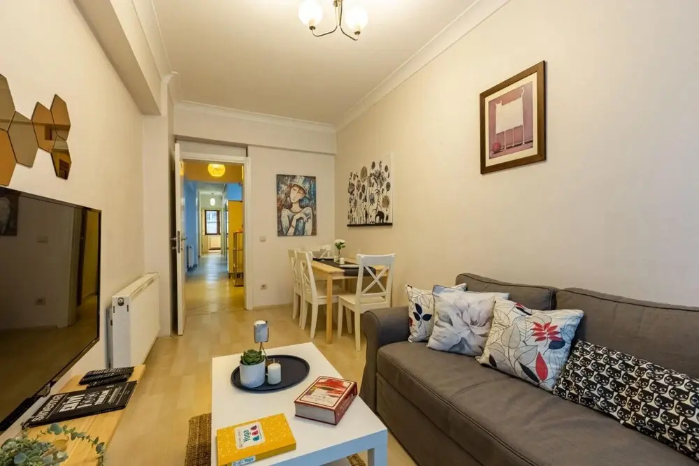 Cozy Flat Near Nisantasi and Trendy Attractions