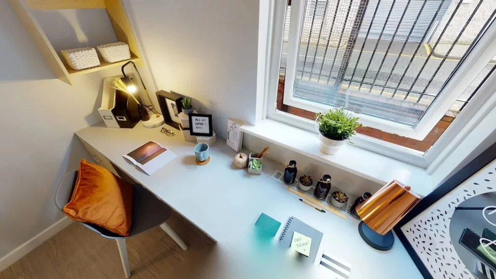 iQ Great Newton House in Liverpool 7 min walk to Lime Street Station