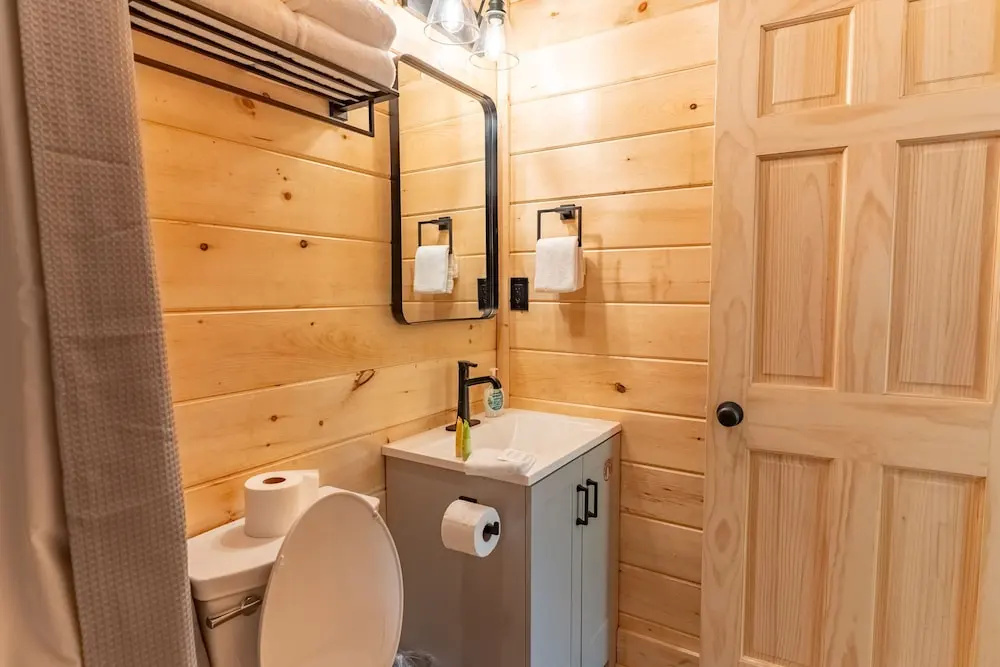 2 Brand New Cabins for Family Retreat