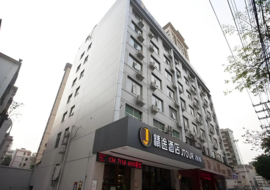 柏曼酒店(南宁火车站北湖南路地铁站店)