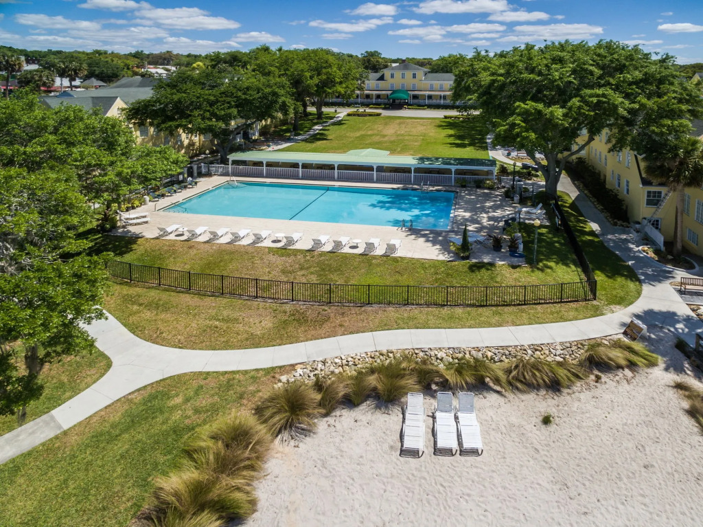 Lakeside Inn on Lake Dora