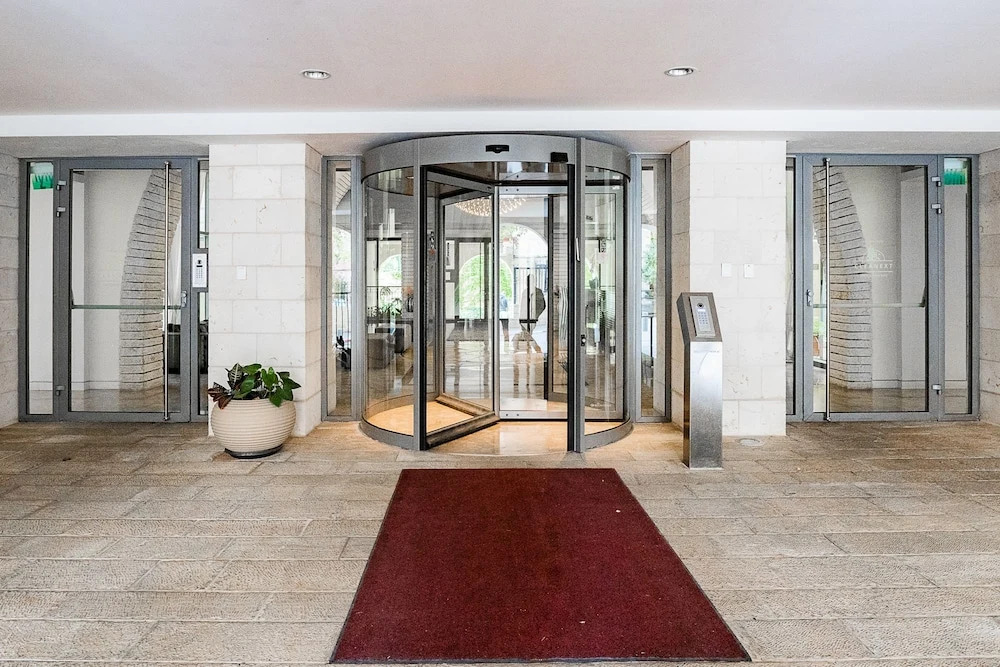 Harav Kuk Royal Suites - Alefimmoed