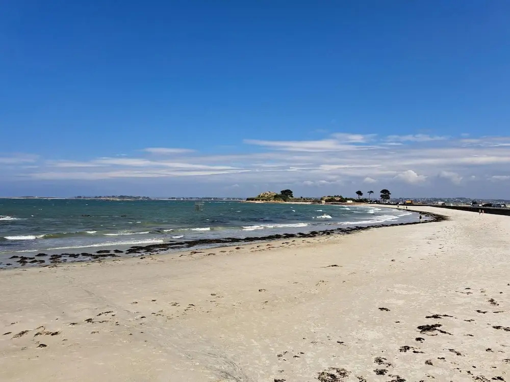 In top Location With Beautiful sea View