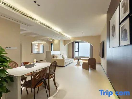 ZiYu Riverview Apartments