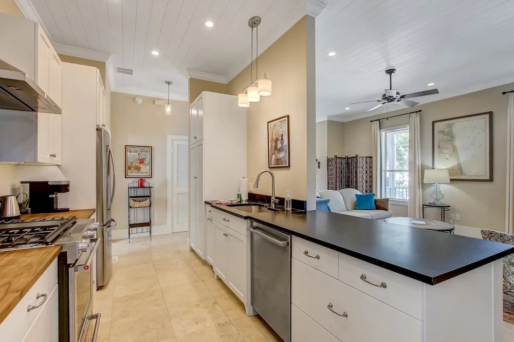 1016 San Fernando Street 3 Bedroom Home by Redawning