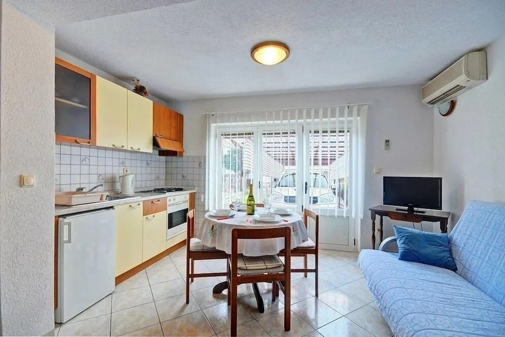 Apartment 43