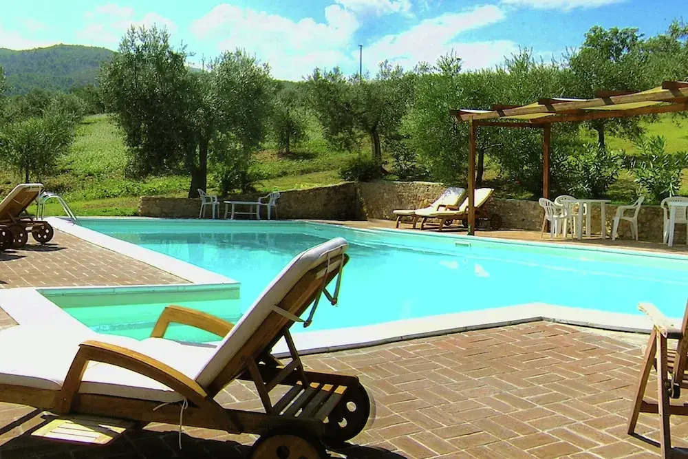 Farmhouse in Giano Dell'umbria with Hot Tub, Swimming Pool