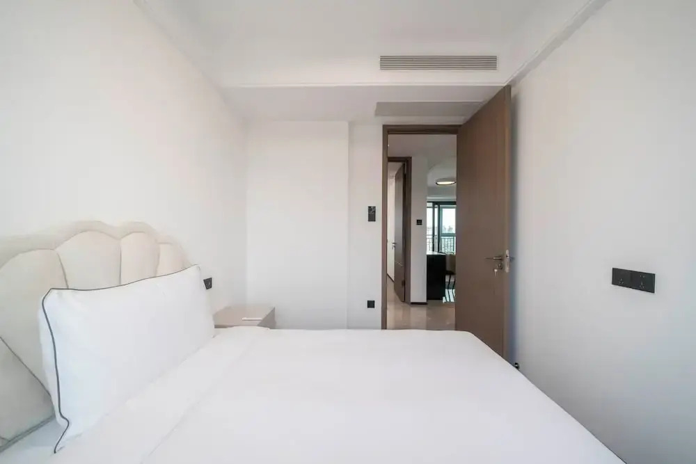 Tyms Hongqiao Deluxe 3BR 2BA APT