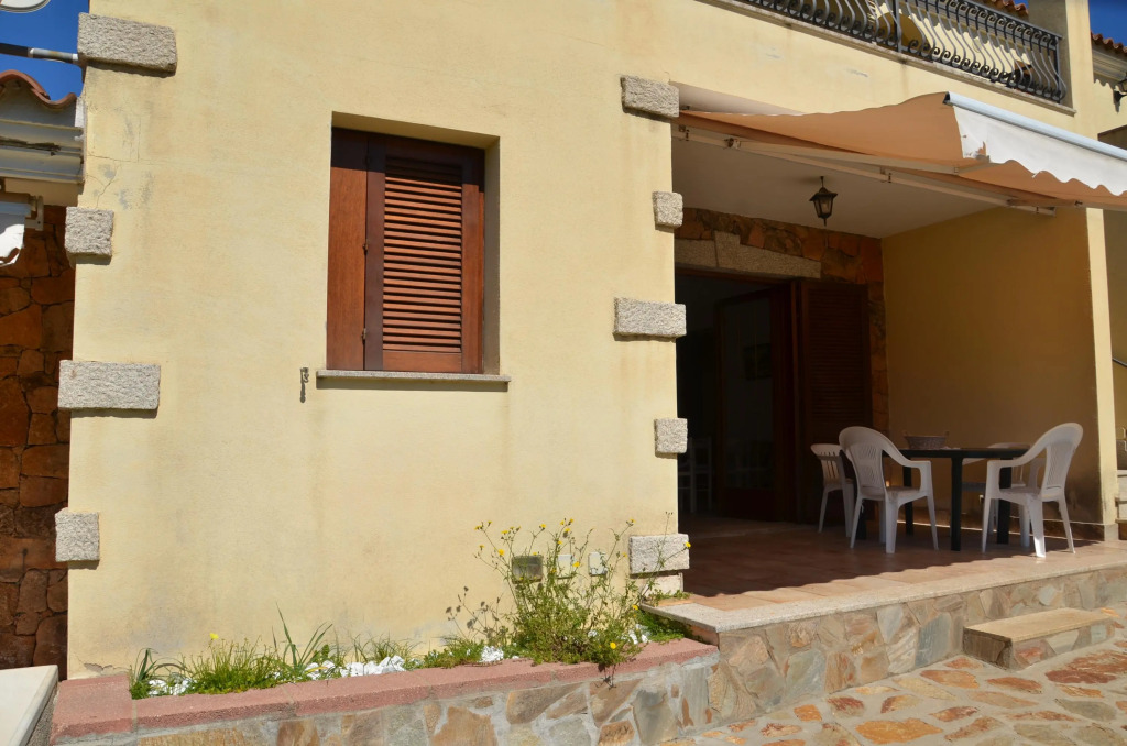 Villetta con Giardino in Contesto Riservato non Lontana dal Mare Bel01
