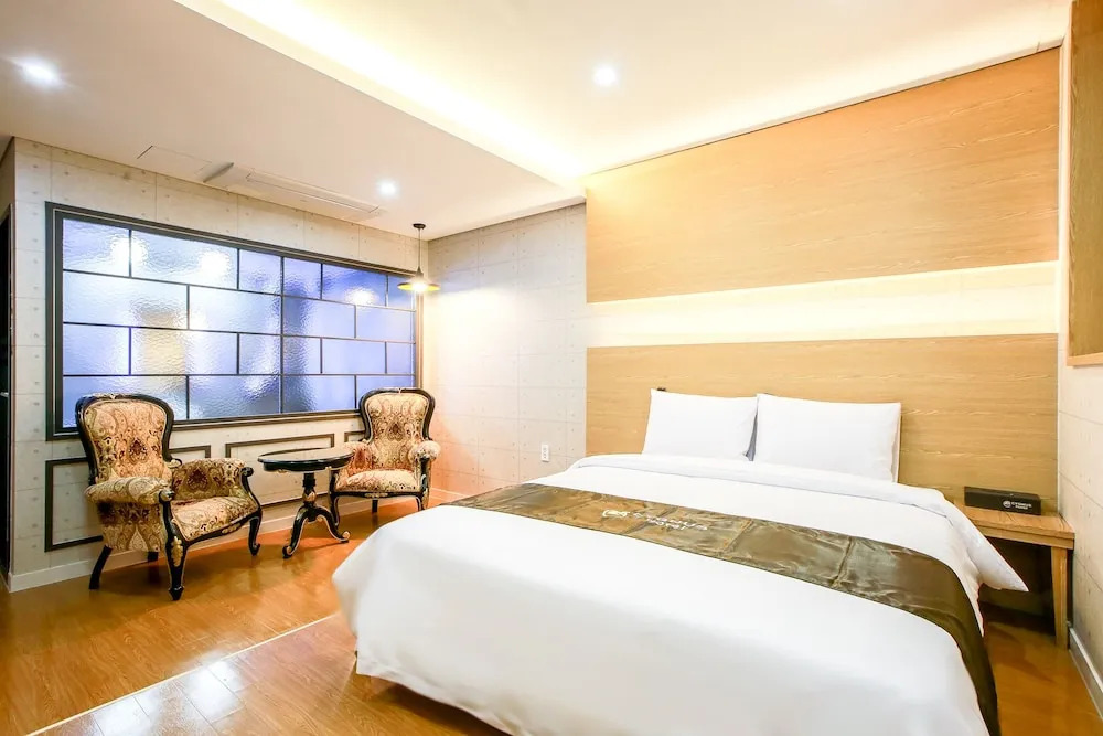 CYGNUS Hotel