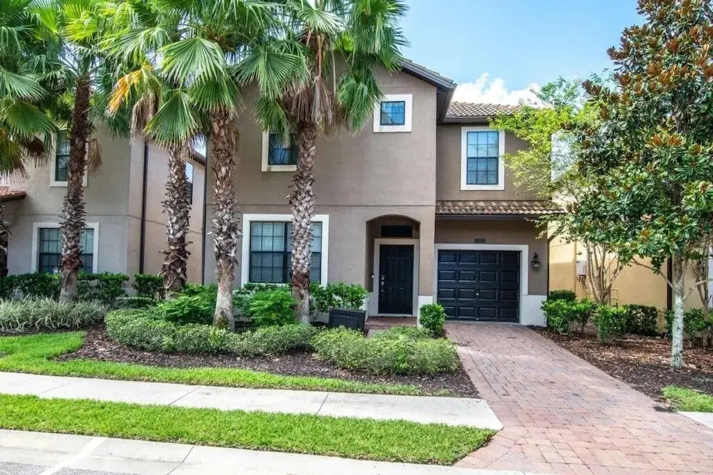 Close To Clubhouse, Pool & Jucuzzi-7031sr 6 Bedroom Home by RedAwning