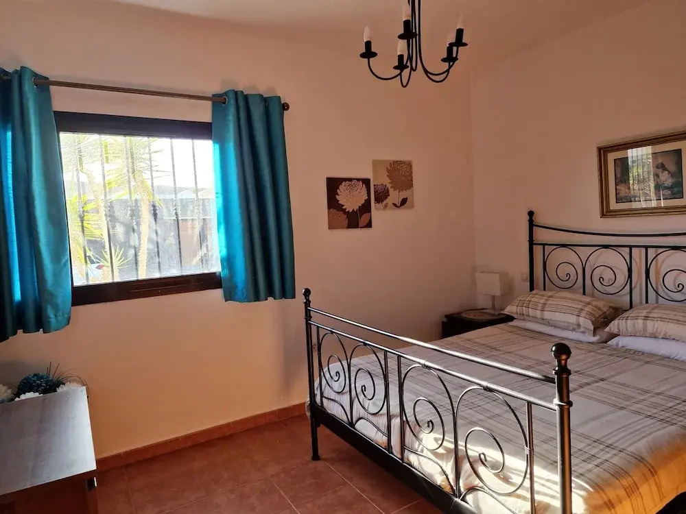 Villa Georgiana Spacious Quiet 4 Bed Property With Private Pool Sleeps 8