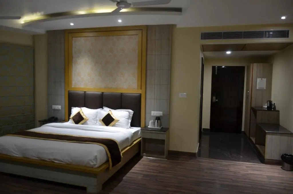 Tulip Tree Hotel