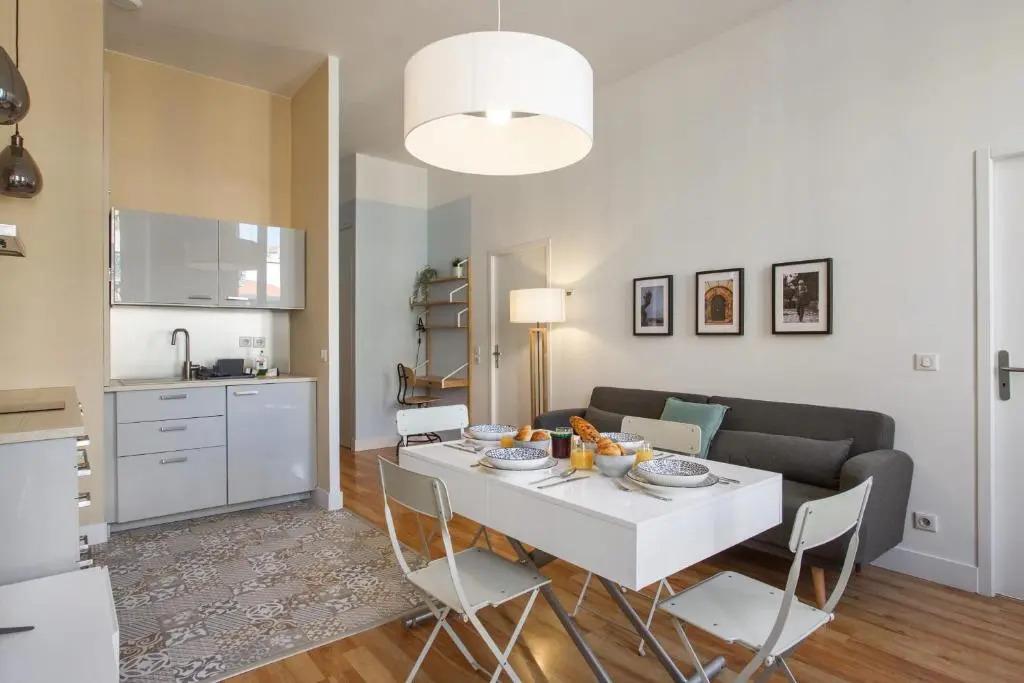 Beautiful and bright 2-br at the doors of Le Panier in Marseille - Welkeys