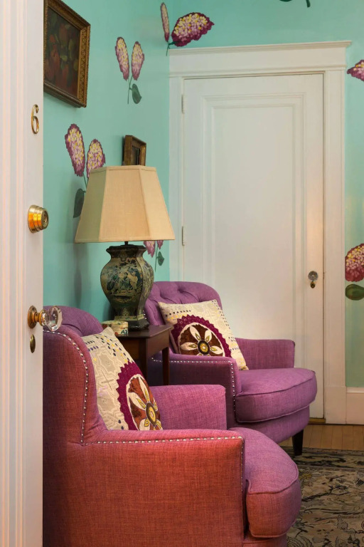 Pomegranate Inn