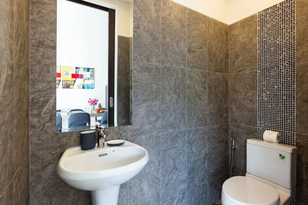 Tropical Stay at 2BR Pool Villa Greens 8