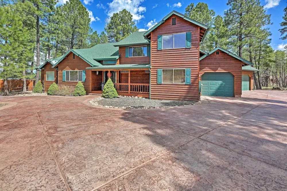 Near Woodland Lake Park: Cabin w/ Serene Deck!