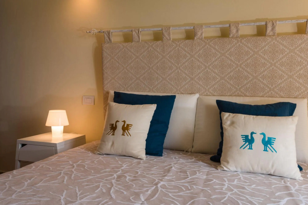 The semi-detached villa, is only another house always in the first row, and is composed of two doubl-PERLACEA 19