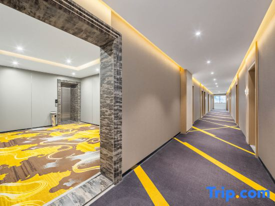 IU Hotel (Chifeng Hongshan Pedestrian Street)