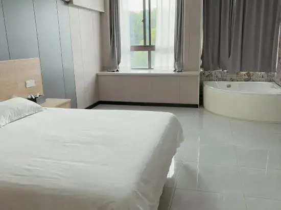 Heyu Hotel (Shanghai Pudong Lingang Dishui Lake Hongyin Plaza)
