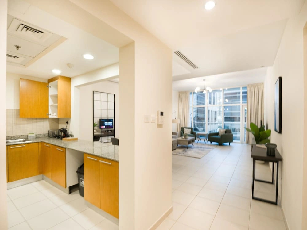Easygo- Spacious 1bdr Bay Square Busbay