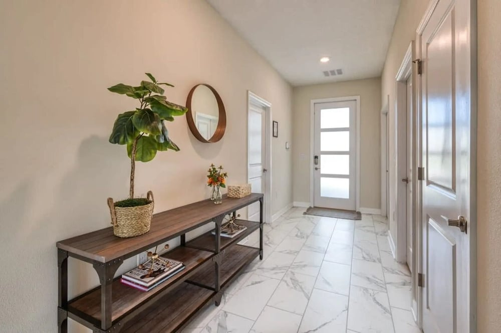 6br/6ba Private Pool Themed Game Room