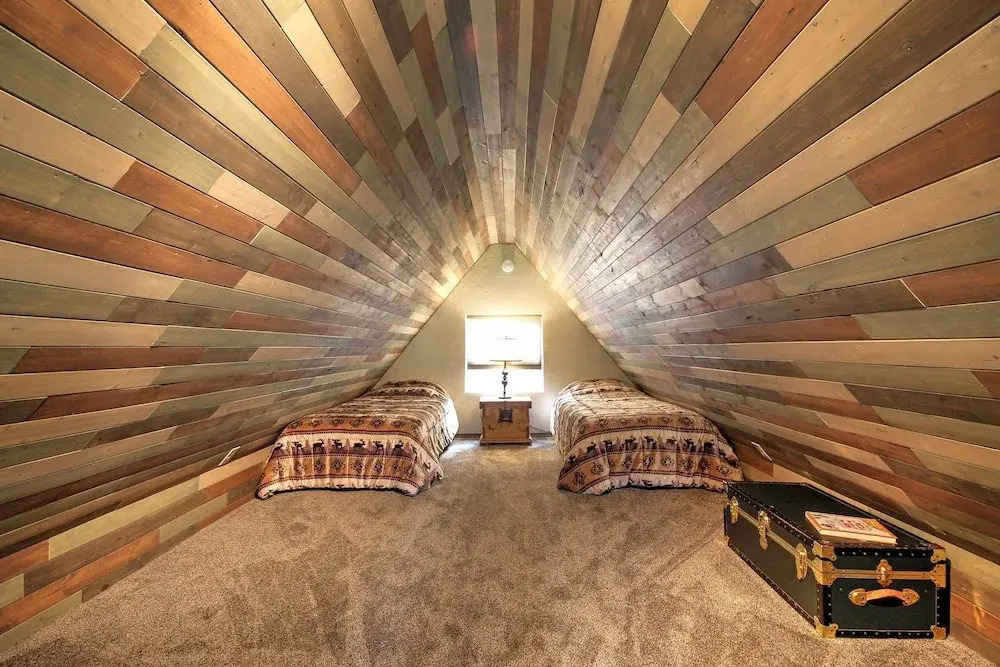 Hillside Cripple Creek Cabin w/ Hot Tub, Mtn Views