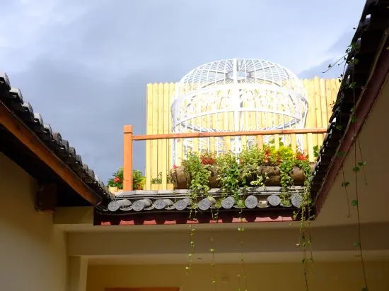 Huatian Yueshe Inn (Lijiang Chanmian)